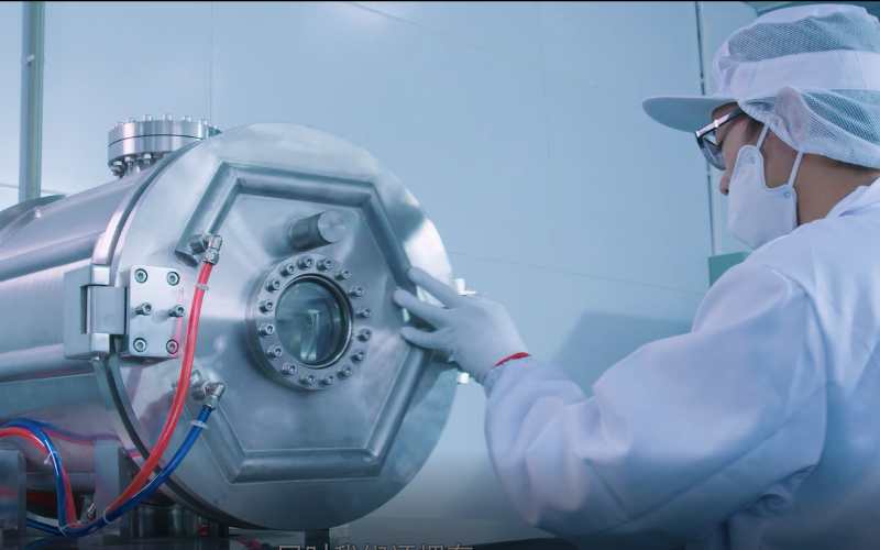 真空電機在光學鍍膜設備中的應用.jpg 真空電機在光學鍍膜設備中的應用.jpg